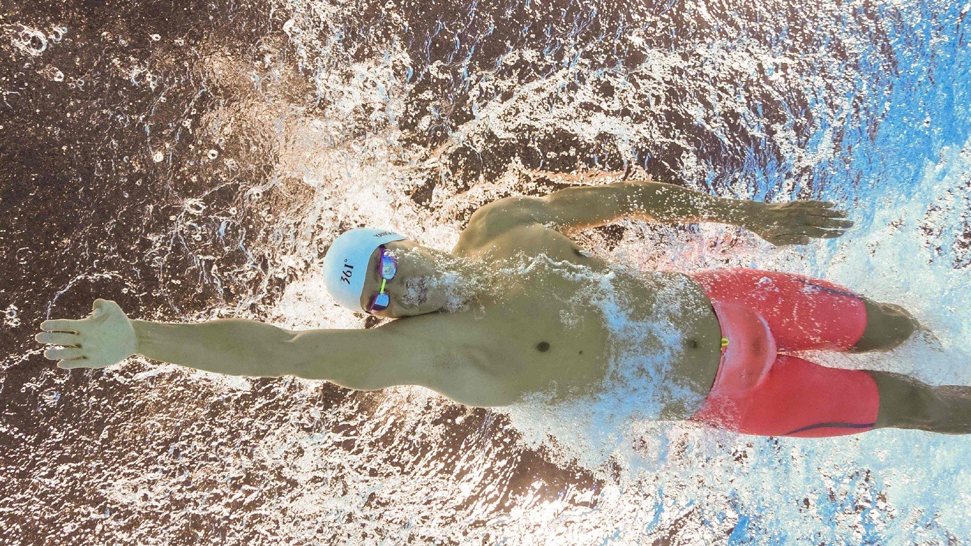 短跑新星闪耀全国锦标赛,破纪录夺冠引关注